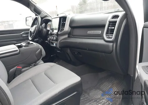 2022 Ram 1500 Big Horn 4X4 5'7 Box z USA, uszkodzony, nr VIN 1C6SRFFT8NN428354